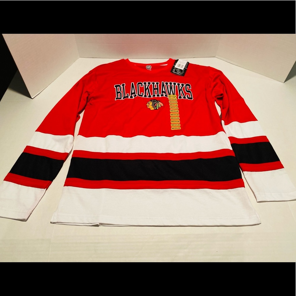 NWT NHL Official Chicago Blackhawks TShirt Size M